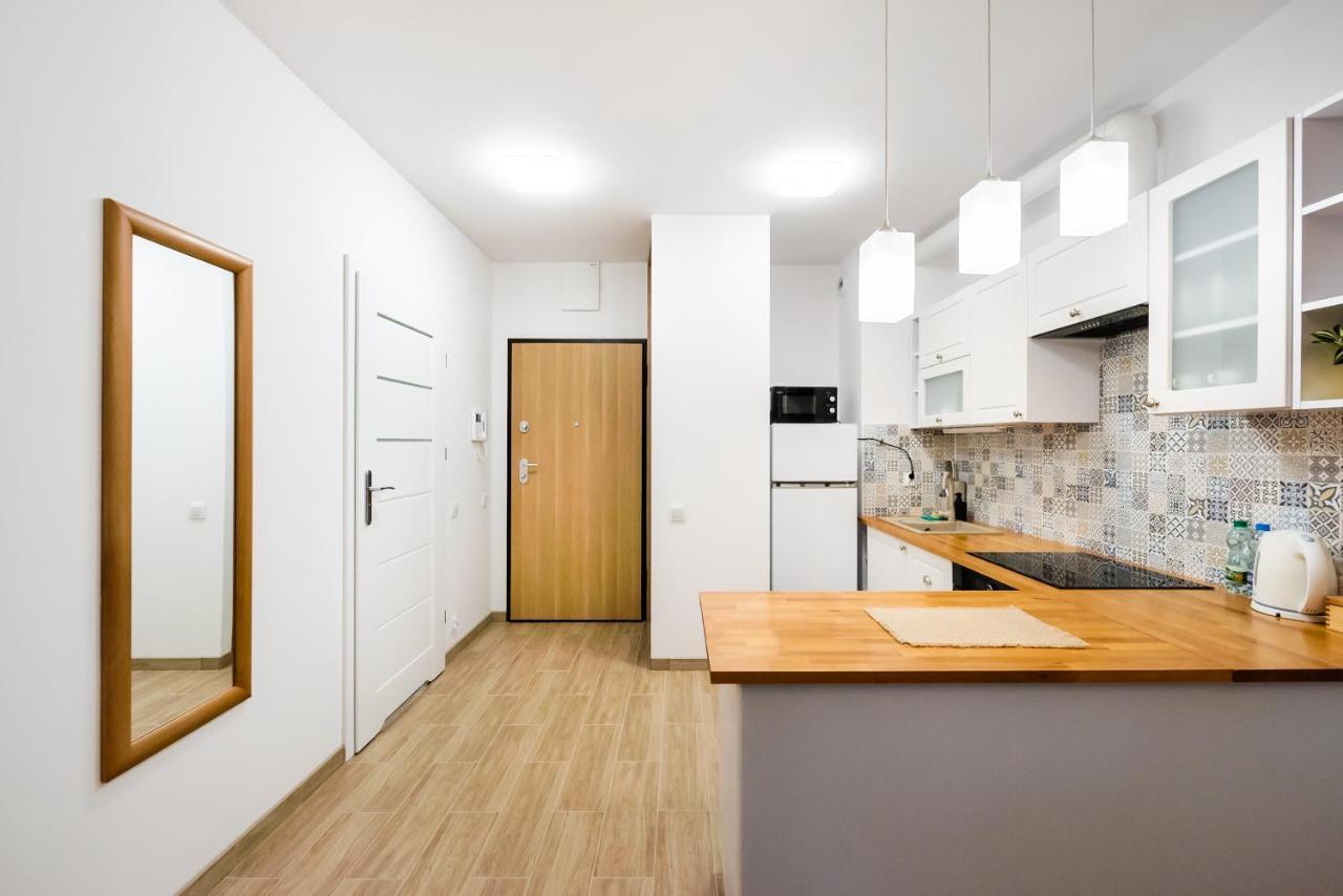 Metro Bemowo Colourful Apartment وارسو المظهر الخارجي الصورة