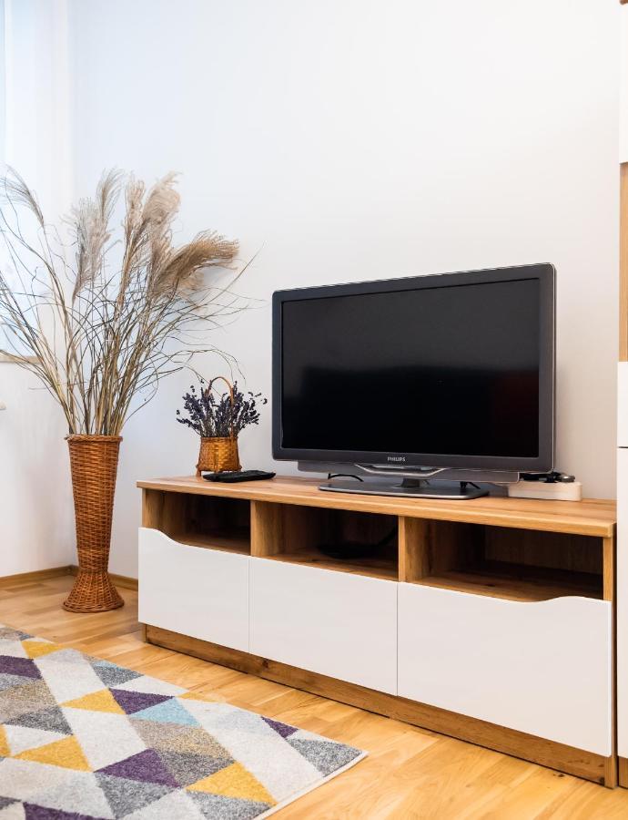 Metro Bemowo Colourful Apartment وارسو المظهر الخارجي الصورة