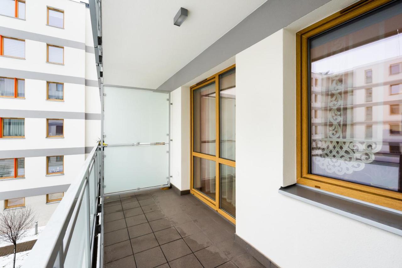 Metro Bemowo Colourful Apartment وارسو المظهر الخارجي الصورة