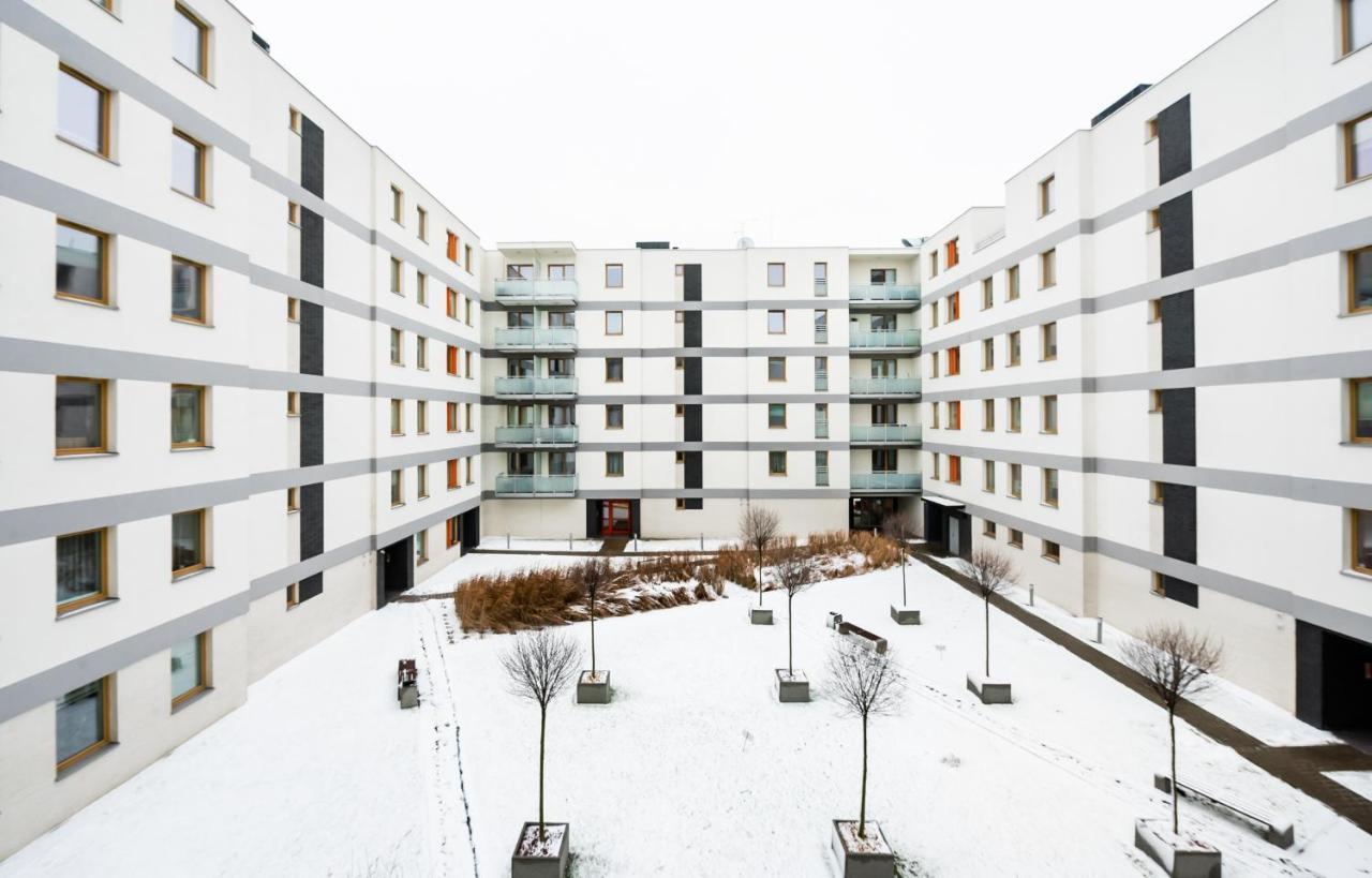Metro Bemowo Colourful Apartment وارسو المظهر الخارجي الصورة