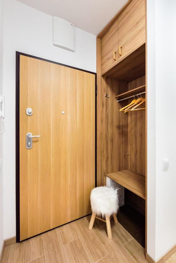 Metro Bemowo Colourful Apartment وارسو المظهر الخارجي الصورة